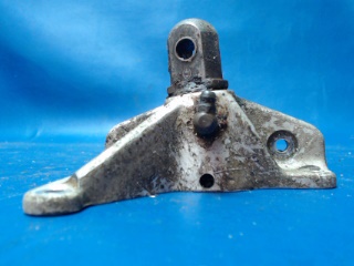 95643-06 Piper - Bracket-Main Gear Truss LH (9/16 O.D. STUD)